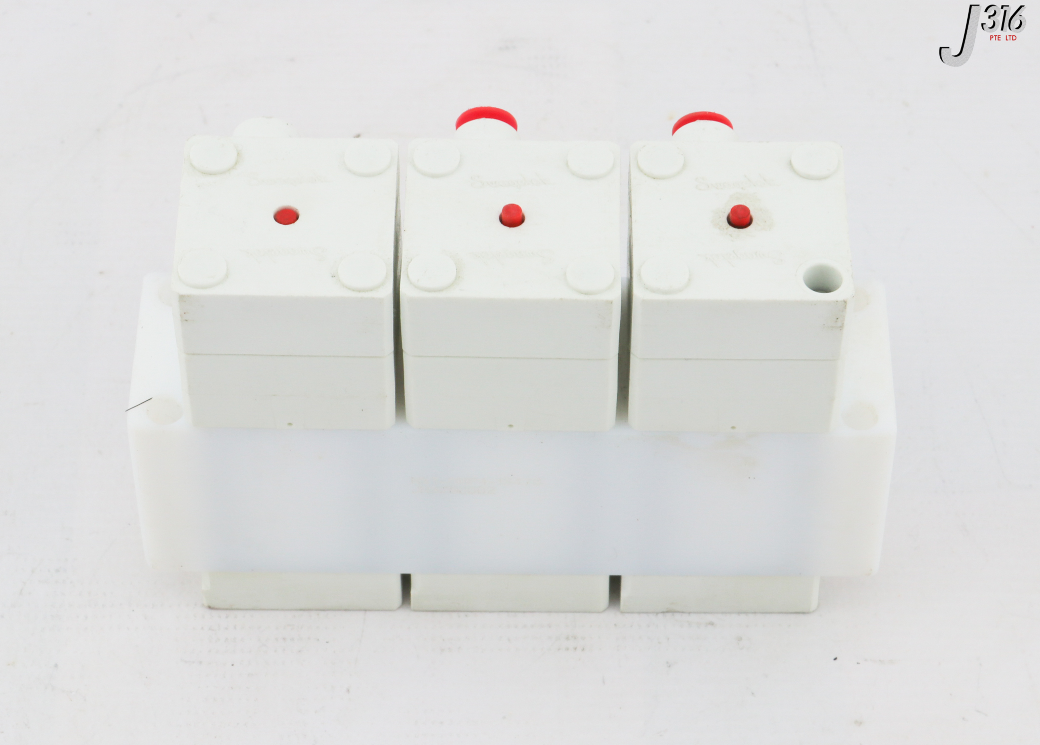 32804 SWAGELOK 3 BLOCK MANIFOLD ASSY NXT-DRP4-13478 | eBay